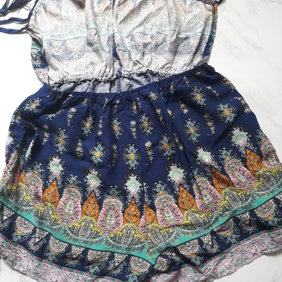 NWOT Romper! Lowcut and backless! - Picture 4 of 4